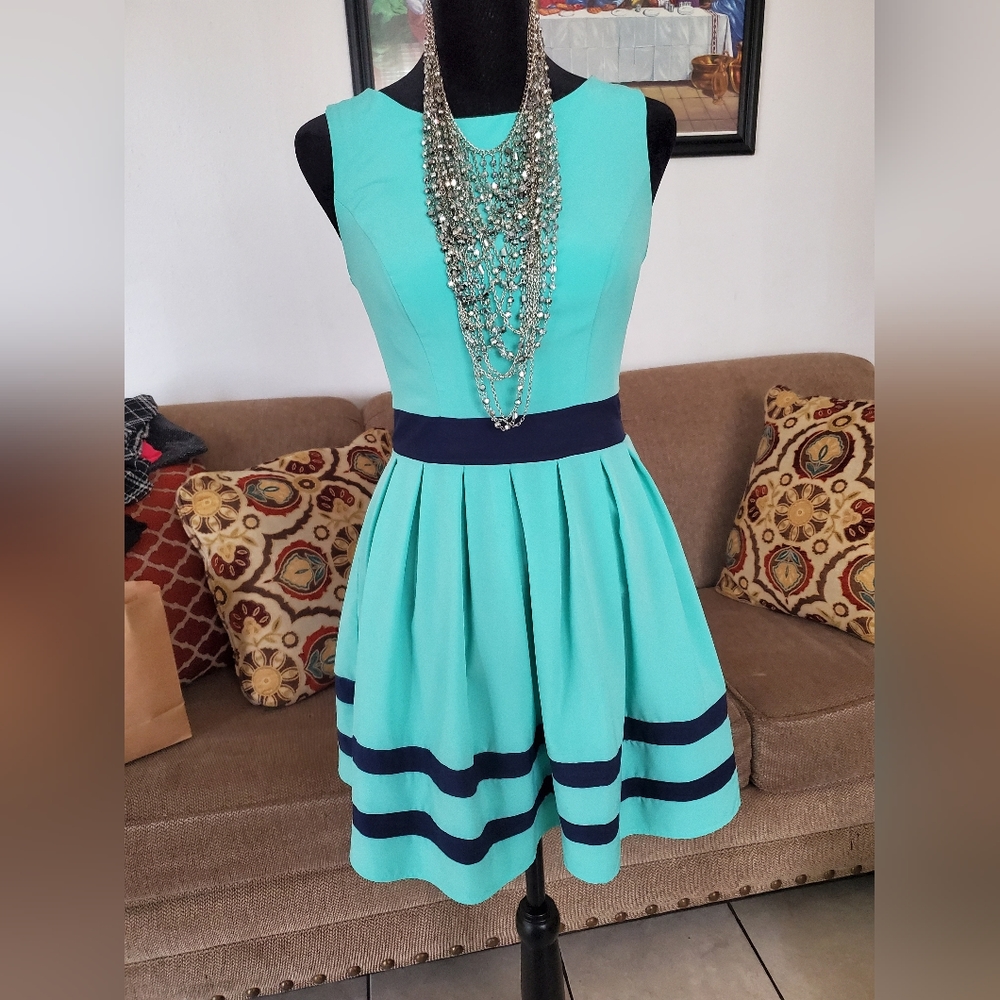 Cute petite teal dress *pre loved*